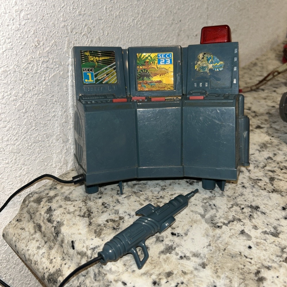 1993 Jurassic Park Command Compound‎ Only Non-Working Computer Console A1